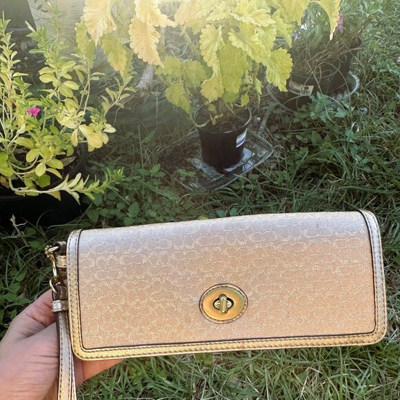 Vintage Coach Anniversary Release Legacy Clutch - Picture 8 of 16